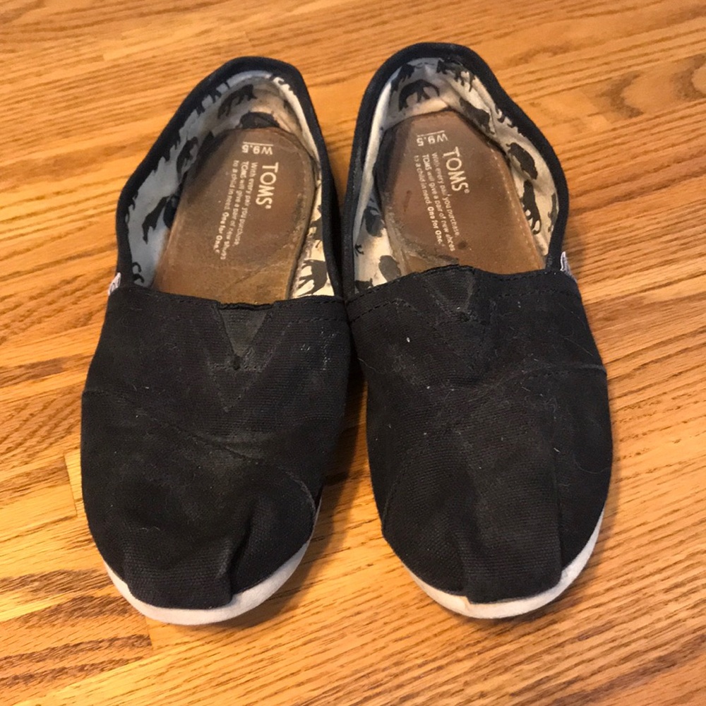 ** BUNDLE 3/$10!!  Toms